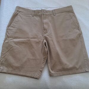 LIKE NEW!!! MEN'S OLD NAVY KHAKI SHORTS